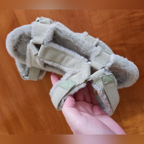 Vionic Viva Womens Faux Fur Strap Sandals Size 6 - Picture 9 of 9